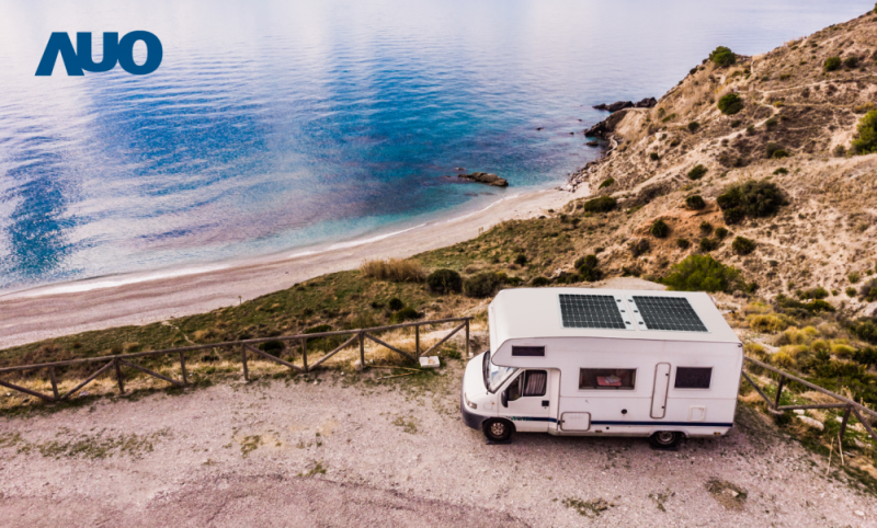 「可撓輕量化太陽光電板SunCurva」使用輕量特殊耐候型複合板取代傳統太陽能板的玻璃前板，不僅降低70%重量，每米平方僅3Kg；具有抗衝擊性能及通過電磁相容性測試，可應用於交通運輸工具，如露營車、遊艇等